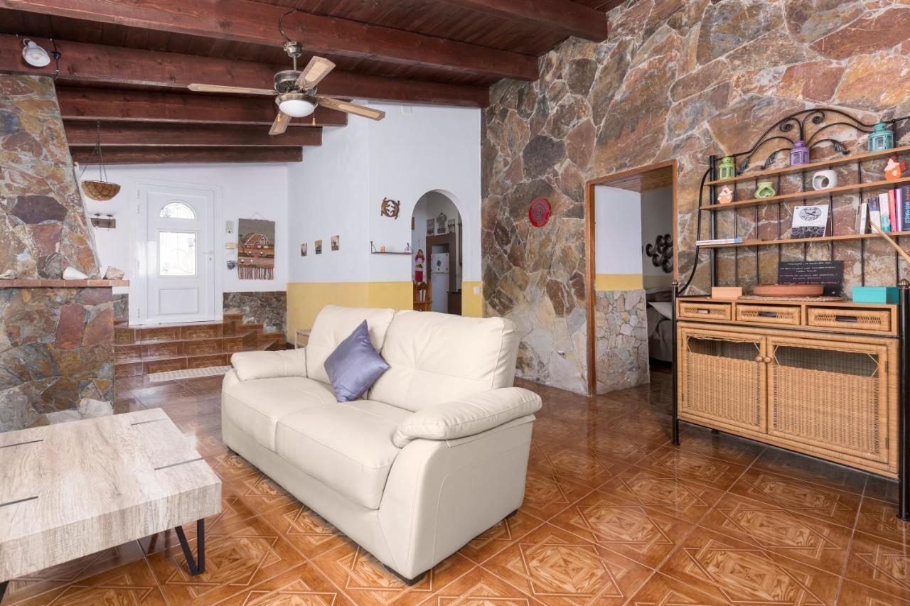 Home2Book Quiet Villa With Private Pool Трикивихате Экстерьер фото