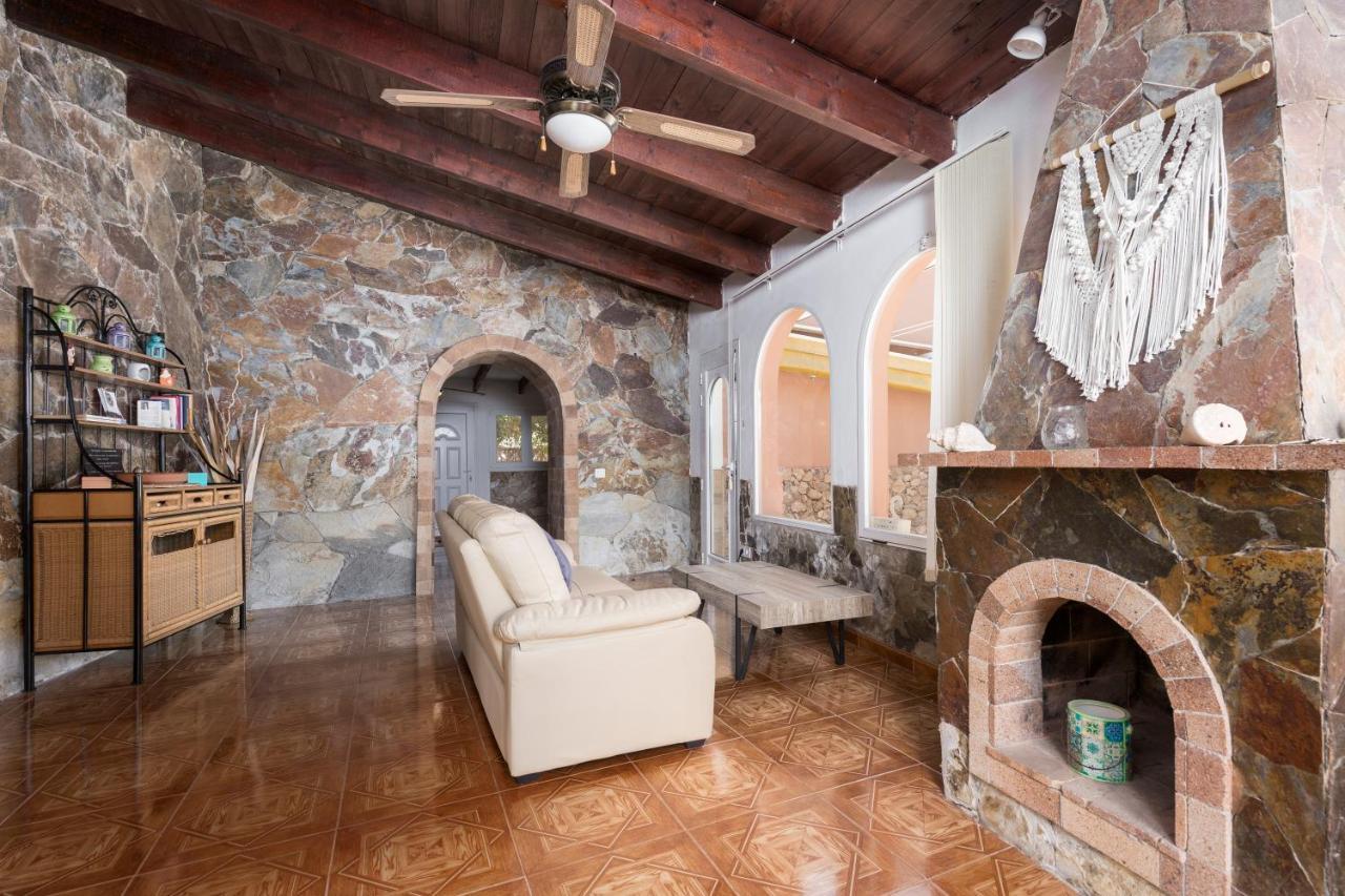 Home2Book Quiet Villa With Private Pool Трикивихате Экстерьер фото