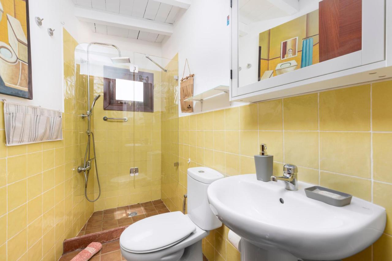 Home2Book Quiet Villa With Private Pool Трикивихате Экстерьер фото